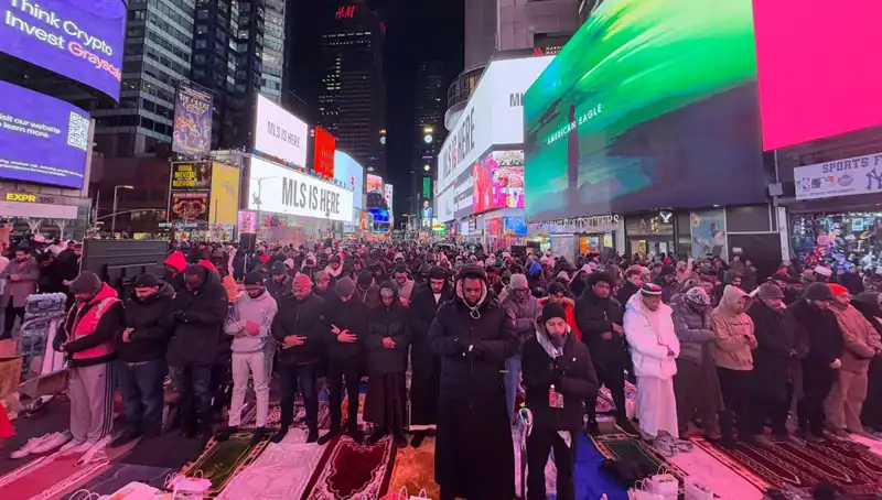 New York Times Meydanı'nda Coşkulu Teravih Namazı Gelenekleri
