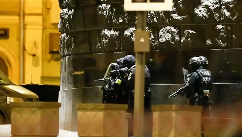 Rusya'da Çatıdan Rastgele Ateş Açan Saldırı: Olayın Ayrıntıları