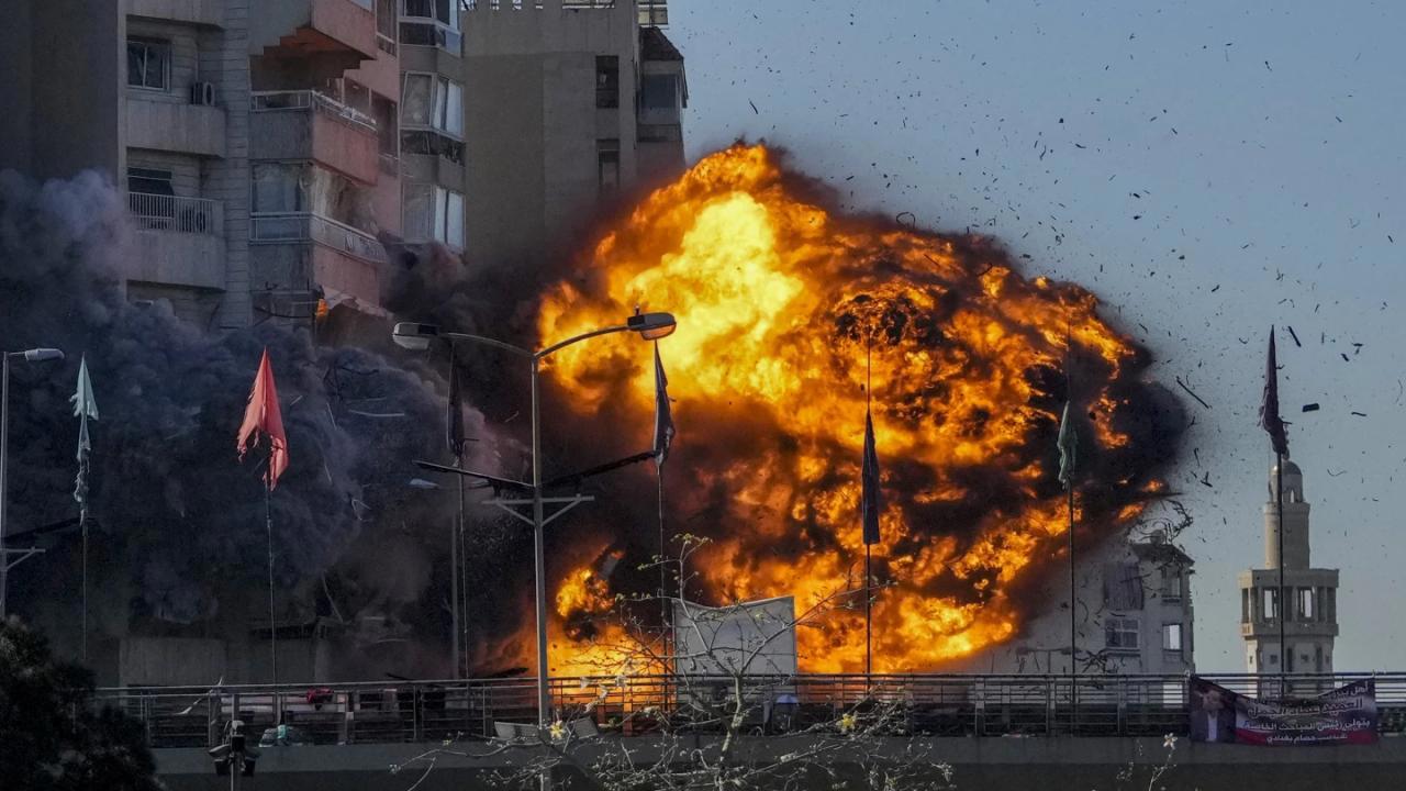 İsrail Bombaladı: Siviller Tehlikede