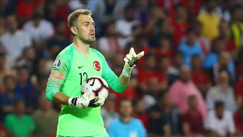 Mert Günok’tan Futbolseverlere Şok Açıklama: Futbolu Ne Zaman Bırakacak?