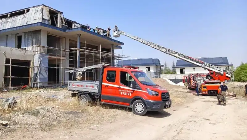 Ankara Gölbaşı'nda Villalarda Yangın: Ekipler Seferber Oldu