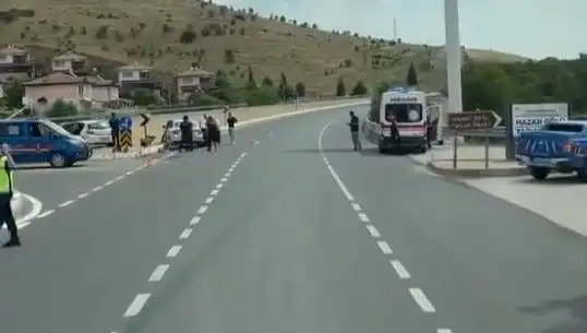Elazığ'da Feci Kaza: İki Otomobil Çarpıştı, Yaralılar Hastaneye Sevk Edildi