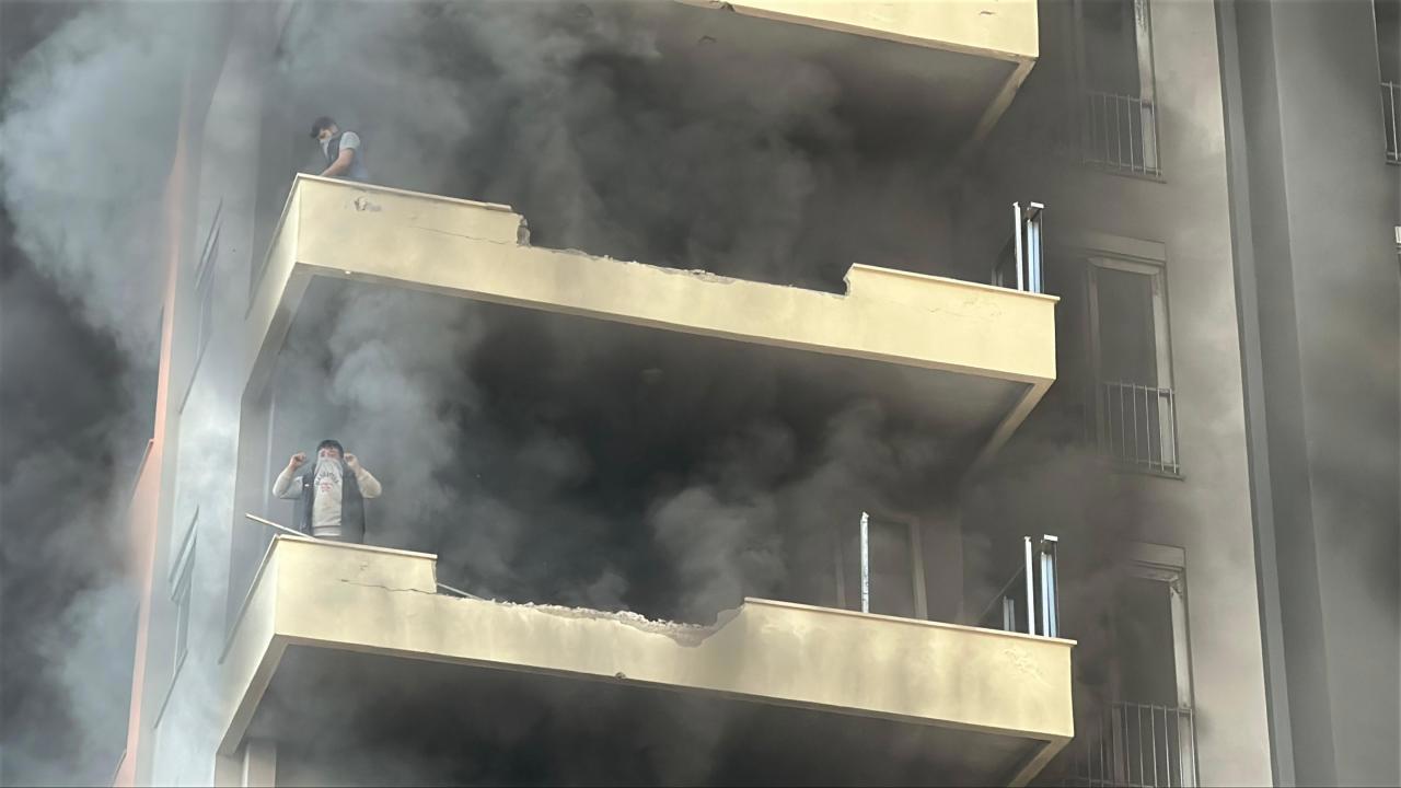 Antalya'da tadilat halindeki otelde yangın çıktı