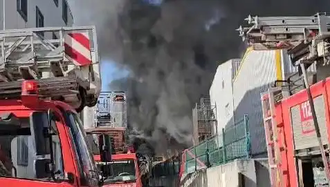 Tuzla'daki Fabrika Yangını Kontrol Altına Alındı, Hayati Tehlike Geçmişte Kaldı