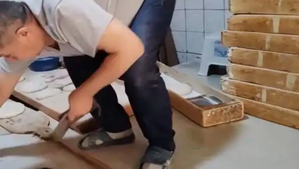 Pide Tezgahına Terlikli Müdahale: Fırına 105 Bin TL Ceza!