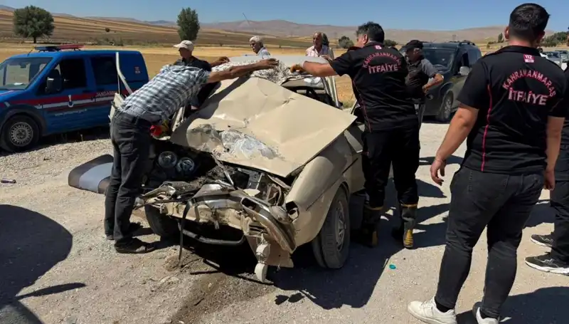 Kahramanmaraş’ta Trafik Kazası: Kamyonet ve Otomobil Çarpıştı, 3 Yaralı