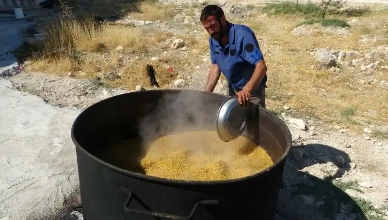 Her Yıl Geleneksel Havai Fişek Şöleni: Kazanlar Kaynamaya Başladı