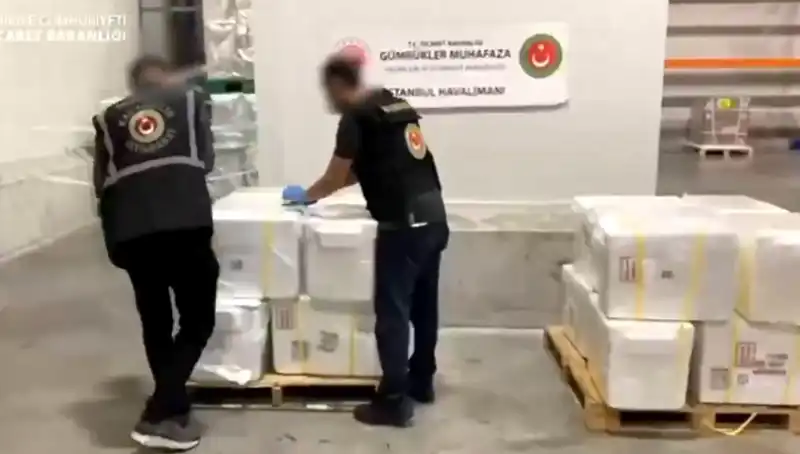 İstanbul Havalimanı'nda Tarihi Kokain Operasyonu: 455 Kilo Ele Geçirildi