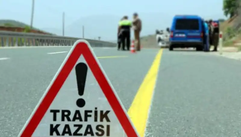 İstanbul’da Feci Kaza: Otomobil ve Hafif Ticari Araç Çarpıştı, 6 Kişi Hayatını Kaybetti