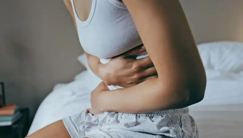 22 Yaşında Bağırsak Kanseri Teşhisi: Uyarıları Görmezden Gelmek Hayati Sonuçlar Doğurabilir