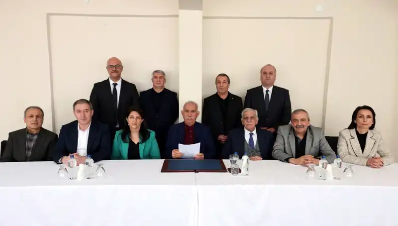 PKK'nın Fesih İlanı Sonrası Terörsüz Türkiye'ye Giden Yol Haritası