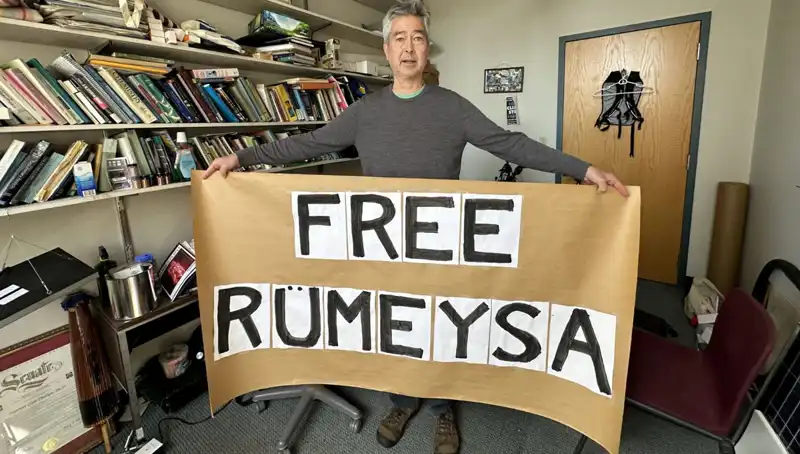 Türkiye’de Bir Skandal: ABD’li Profesörden Rümeysa Öztürk İçin Açlık Grevi!