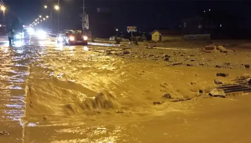 Sel Felaketi Konya ve Ankara'yı Vurdu: Hayat Durma Noktasında!