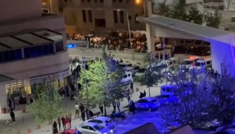 İstanbul’da Halay Başında Korkunç Olay: Bıçaklama ve TekmeTokat Savaşı!