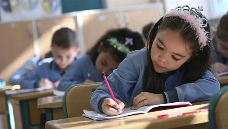 Okullar Ara Tatil Sonrası Ne Zaman Açılacak? 2024-2025 Takvimine Bakalım