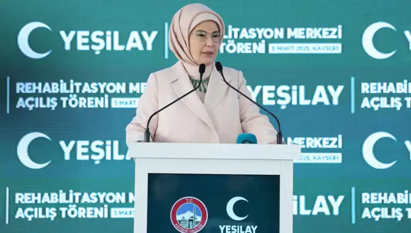 Emine Erdoğan'dan Gençler İçin Bağımlılıkla Mücadeleye Çağrı