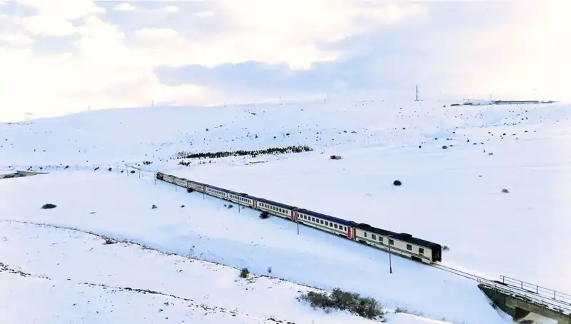 Turistik Doğu Ekspresi: Kış Masalına Çıkın ve Doğanın Keyfini Çıkarın