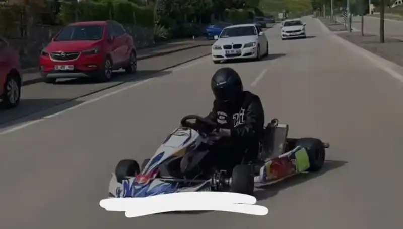 Go-Kart Sürücüsünden Tehlikeli Drift Gösterisi İstanbul Sokaklarında!