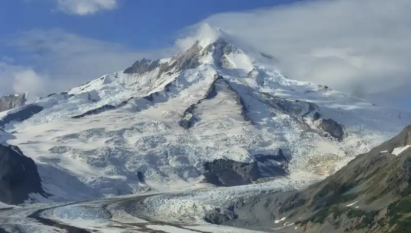 NASA'nın Gözünden Kaçmayan 150 Yıllık Uyuyan Dev: Berg Glacier'ın Gürlemeleri