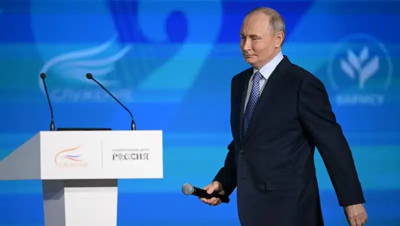 Rusya'da Yabancı Ajan Yasası: Putin'den Tartışmalı İmza!