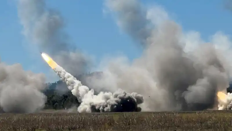 Avustralya'nın Dev Askeri Tatbikatında Bir İlk: HIMARS Atışı Gerçekleşti!