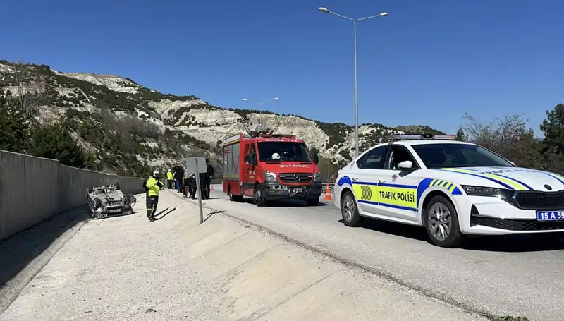 Burdur'da Çocukların da Yer Aldığı Korkunç Kaza: Dört Yaralı