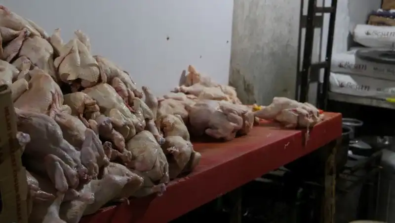 Mide Bulandıran Görüntüler: İstanbul’da Döner İmalathanesi İfşa Oldu