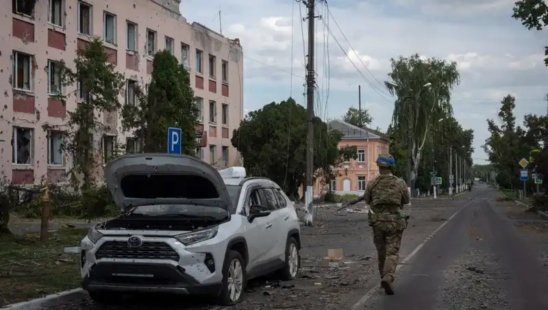 Ukrayna'nın Hayatta Kalma Mücadelesi: Rusya Kursk'u Tekrar Ele Geçiriyor