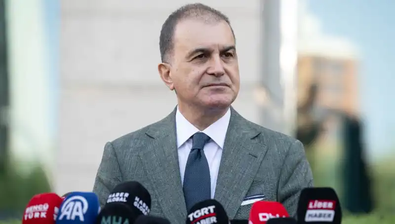 Ömer Çelik’ten Özel’e Sert Tepki: Meşru Demokratik Alanı Tehdit Ediyor