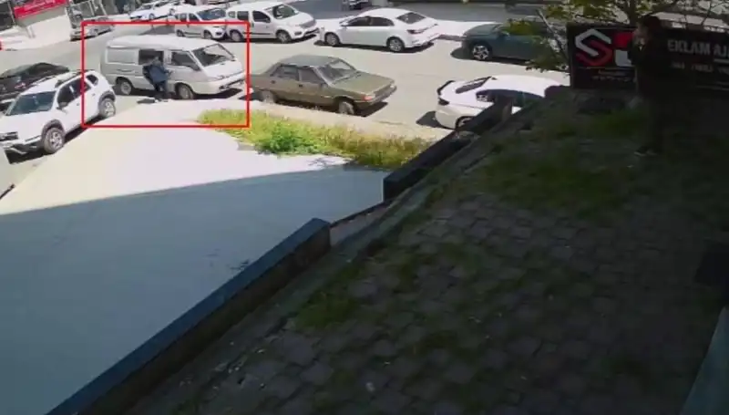 İstanbul'da Araç Hırsızlığında Suçüstü Anı: Olay Nasıl Gelişti?
