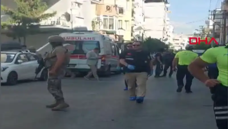 İzmir’de Karakola Yapılan Silahlı Saldırıda İki Şehit, Bir Yaralı