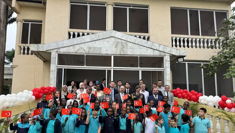 Kamerun’da 23 Nisan Ulusal Egemenlik ve Çocuk Bayramı Coşkusu