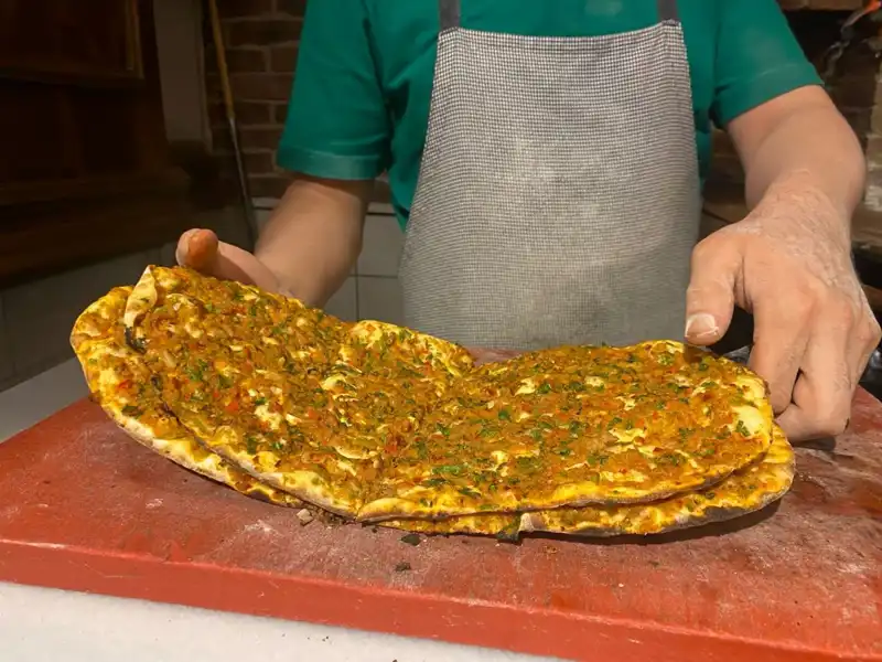 İstanbul'da Lahmacun Fiyatları Arasındaki Uçurum Neden Bu Kadar Yüksek?