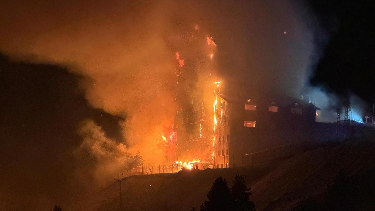 Kartalkaya Kayak Merkezi'nde meydana gelen otel yangınında 6 kişi yaşamını yitirdi, 31 kişi yaralandı
