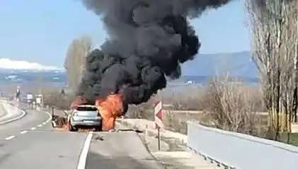 Kütahya'da Otomobil Alev Alev Yandı: Korku Dolu Anlar