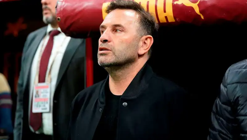 Galatasaray'da Okan Buruk'un Kadroda Tek Değişiklik Şoku!