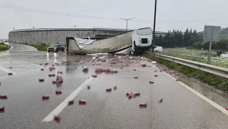 TIR Devrildi, Yolda İçki Serüveni: Neler Yaşandı?