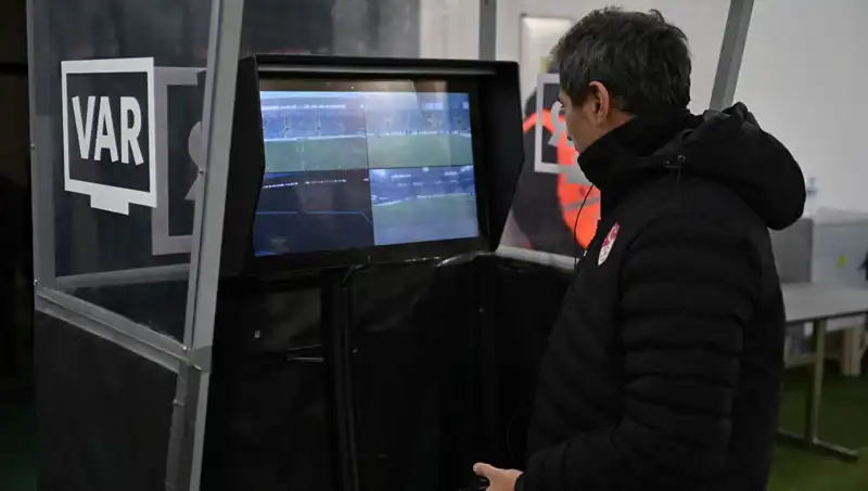 Beşiktaş’ın Gaziantep FK Maçında Alman VAR Hakemi Görev Alacak!