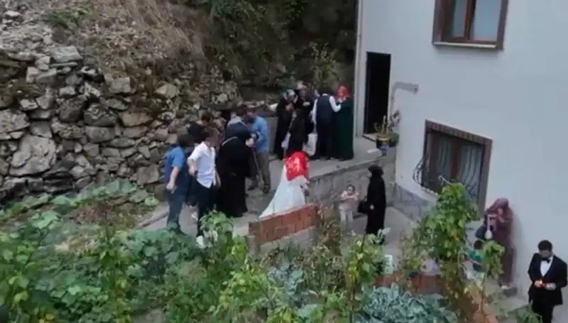 İstanbul'daki Kanlı Düğün: Kurşun Sesleri Arasında Kaçış Anı